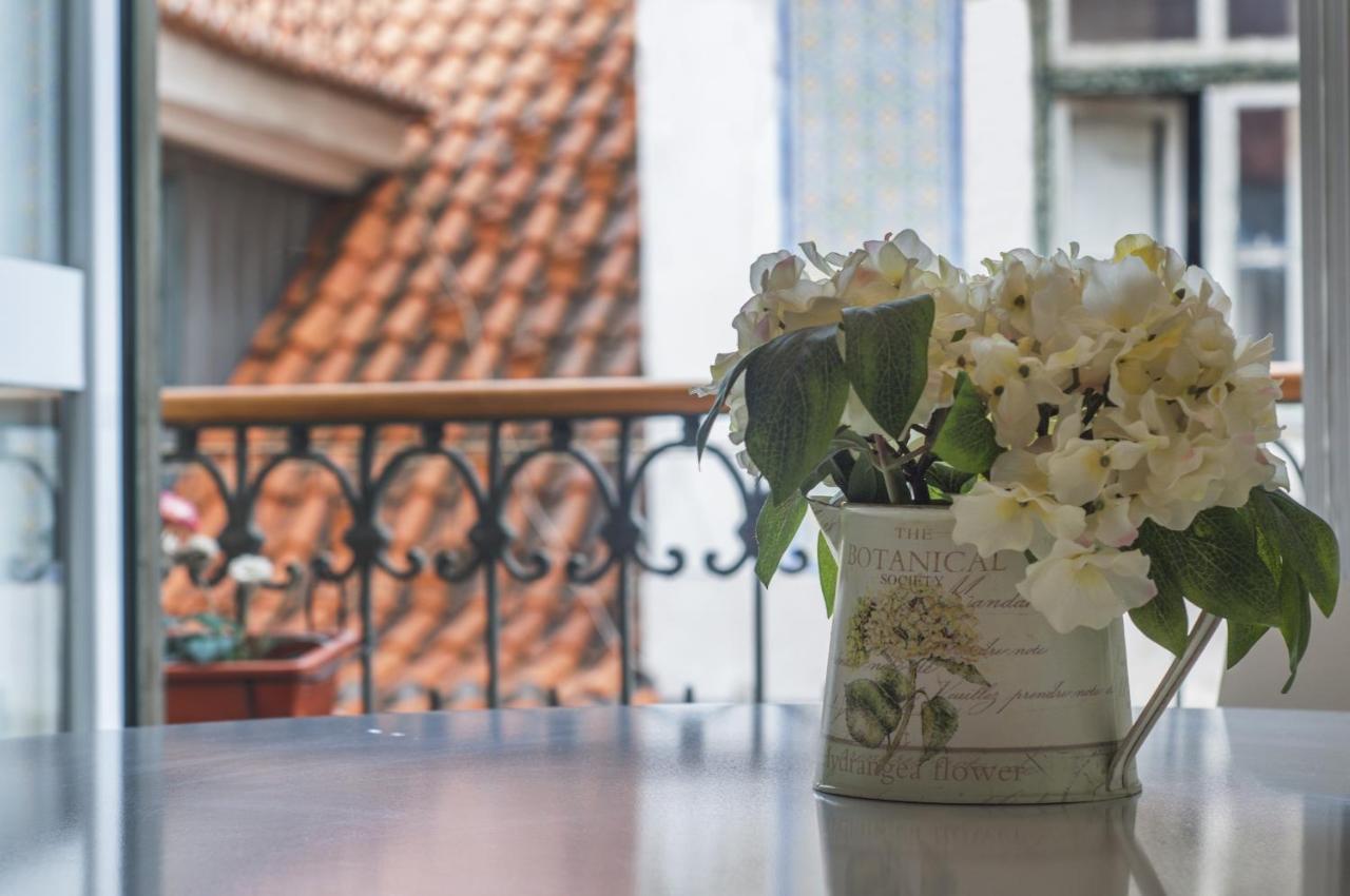 Chic Urban Retreat At Downtown With Balcony & Views Apartment Lisbon Exterior photo